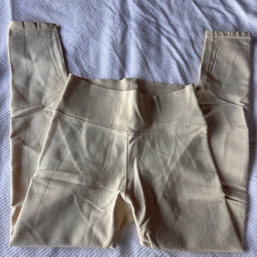 Aerie Cream Colored Seamless Leggings